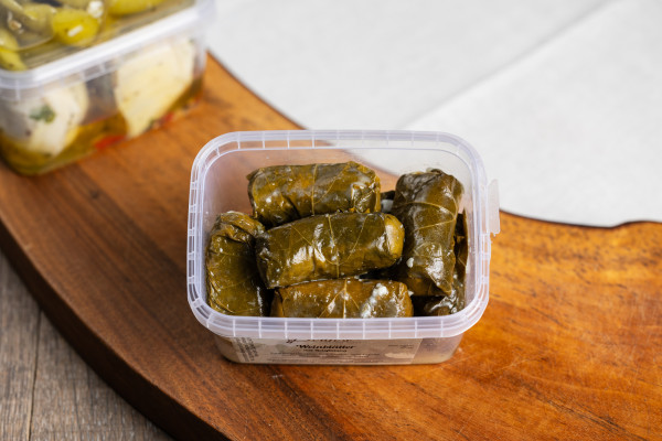 Sirin's Weinblätter mit Reisfüllung