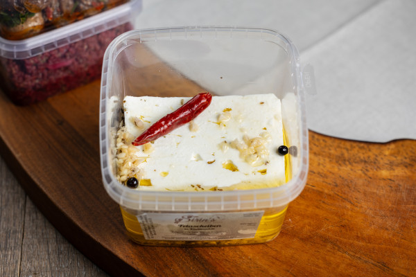 Fetascheibe in Knoblauchöl