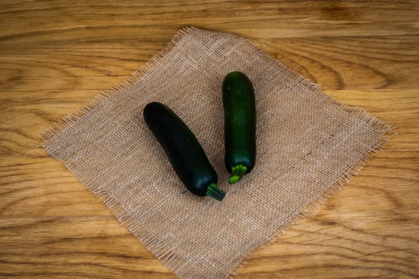 Zucchini grün